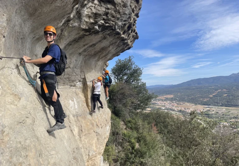 Vía ferrata Baumes Corcades Centelles con guía desde Barcelona